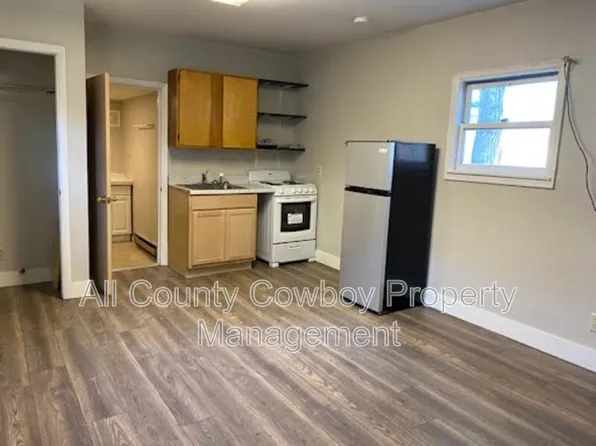 950 N 11th St, Laramie, WY