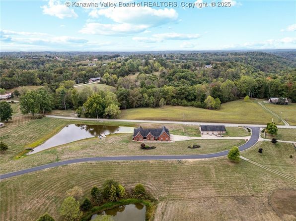 62 Mandolin Dr, Buffalo, WV 25033