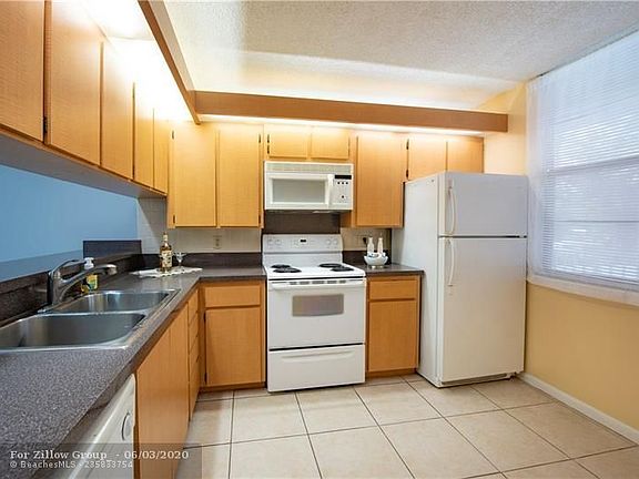 4th image of 1516 Whitehall Dr APT 203