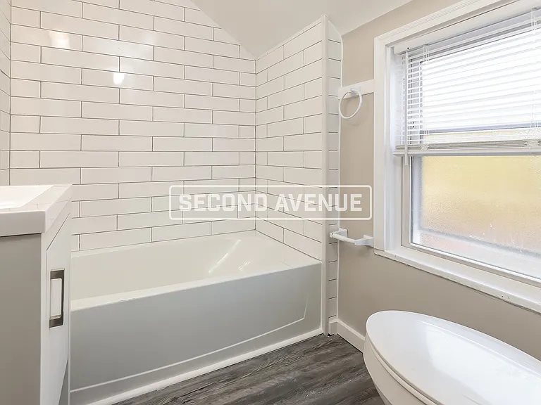 928 Kennedy Dr — Photo 7