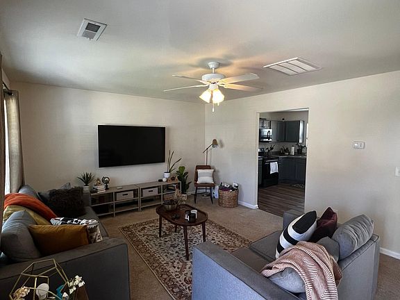 3rd image of 2202 Gayle Oaks Ln