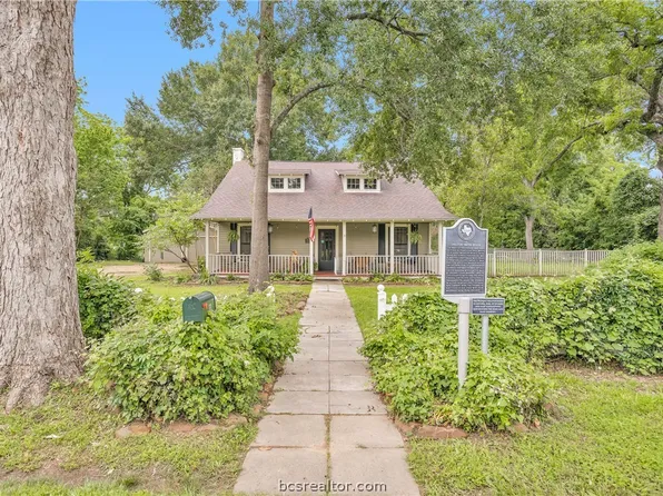 811 Caroline St, Montgomery, TX 77356