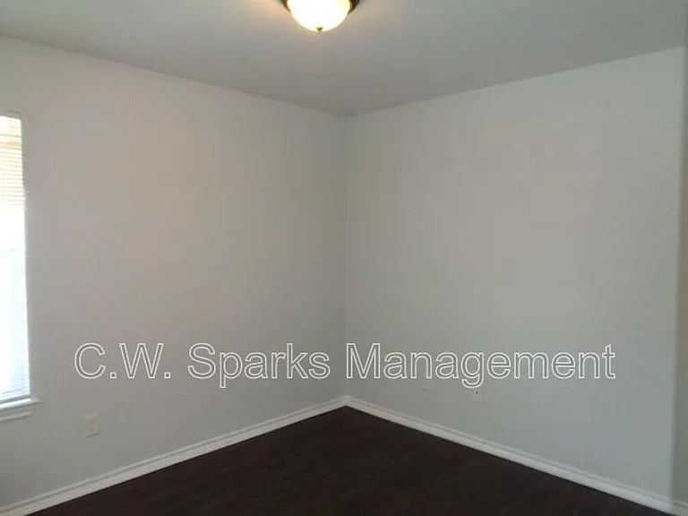 13651 Biggs St — Photo 33