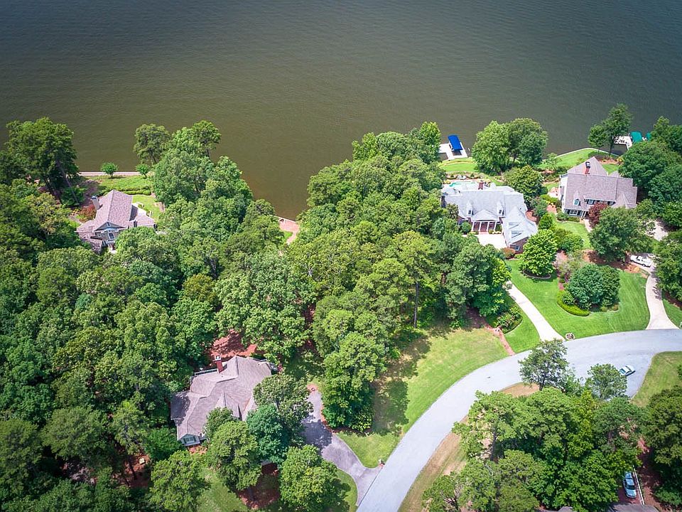 1st image of 1030 Liberty Bluff Ct