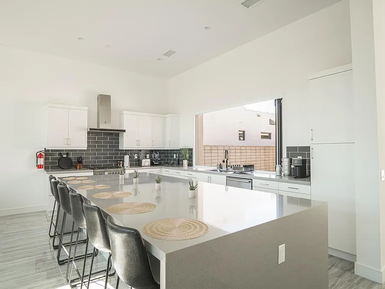 825 Fountain Dr — Photo 13