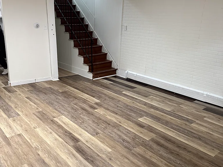 212 Perry St — Photo 6