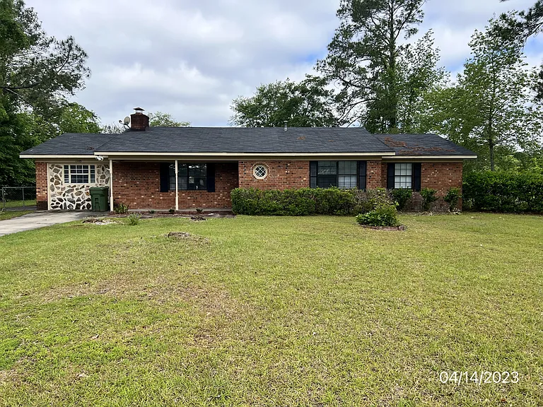 1103 Hickory St — Photo 2