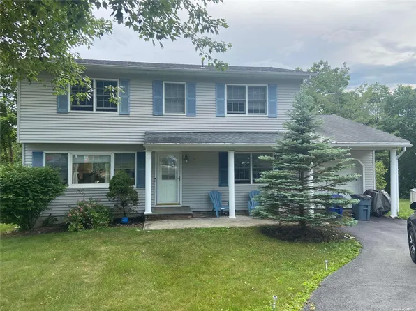 18 Letts Circle, Monroe, NY 10950