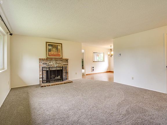 4th image of 5611 NE 75th St