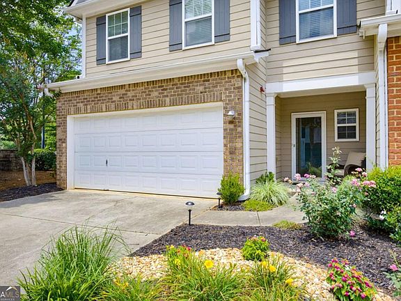 3rd image of 403 Mountain View Ln