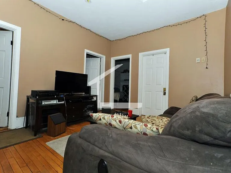 12 Glenville Ave #4 — Photo 4