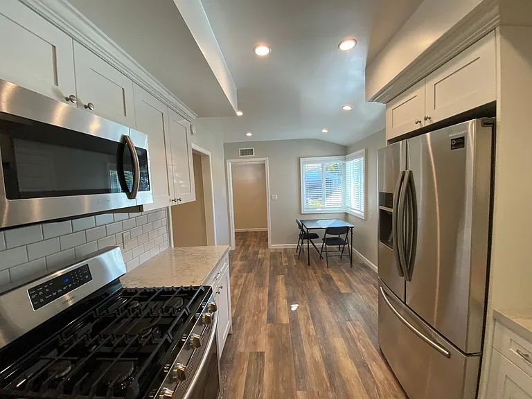 5900 Cahill Ave — Photo 10
