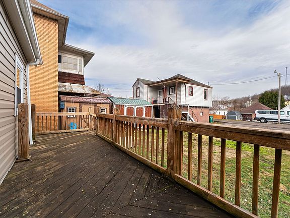 2nd image of 2008 Pride Ave