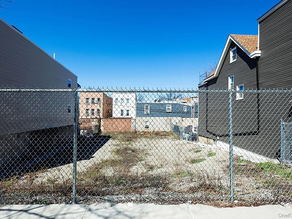 1st image of 615 Mead Street