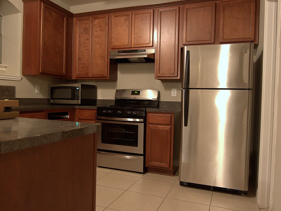 2nd image of 1205 Shamrock Dr
