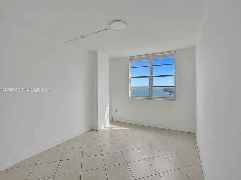 300 Bayview Dr #906 — Photo 32