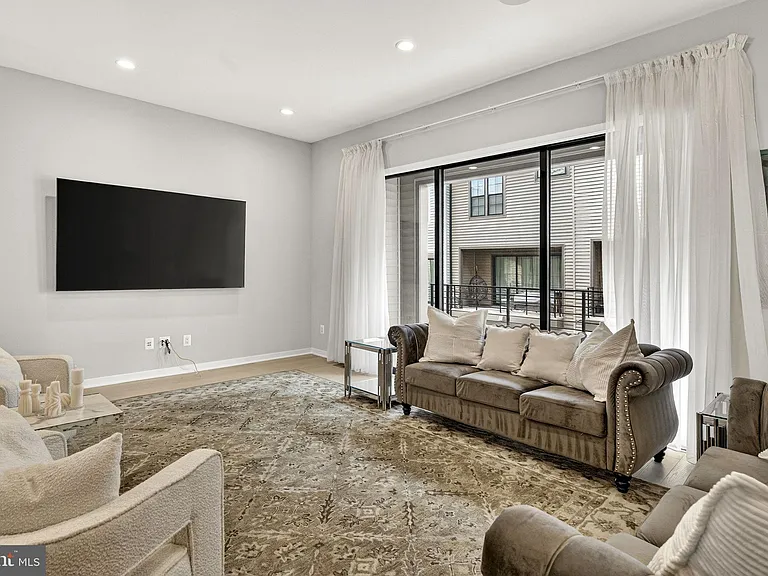 43433 Wilcox Ter — Photo 22