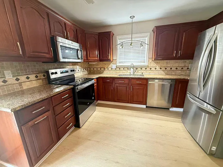 1196 Lacy Ln — Photo 8