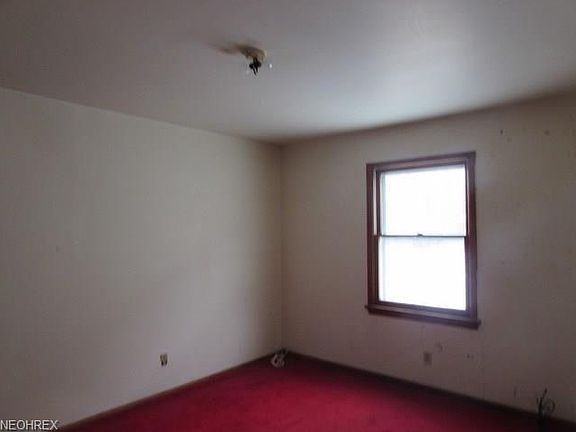 2nd image of 19613 Chagrin Blvd