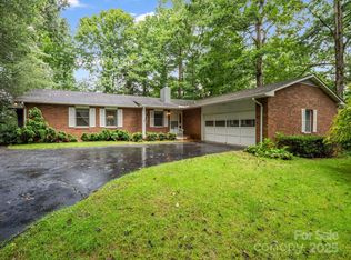 845 Greenwood Dr, Hendersonville, NC 28791
