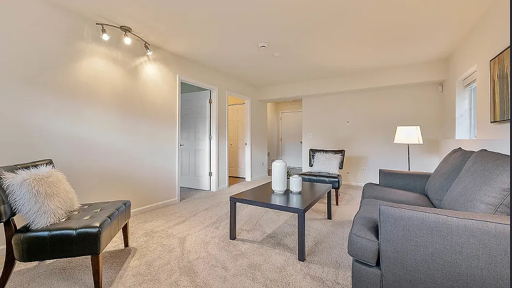 3 bed, 2001 sqft, $3,200 — Photo 4