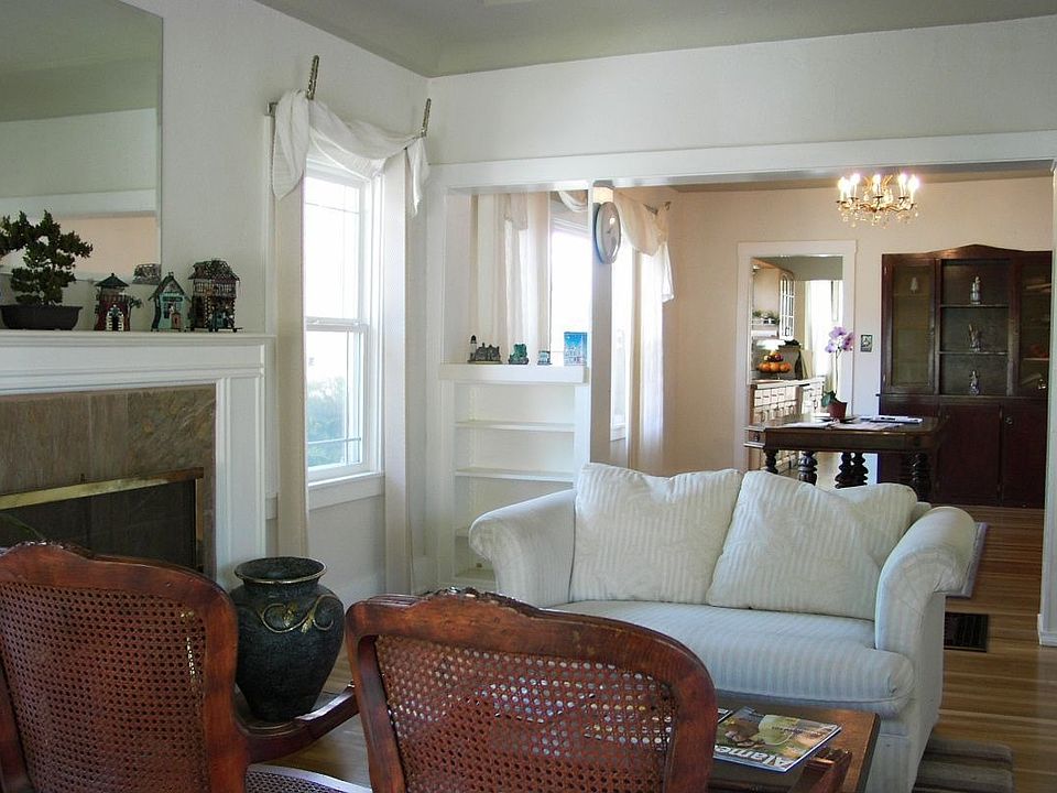 living room to dining room