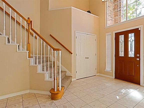 2nd image of 2321 Stennett Dr