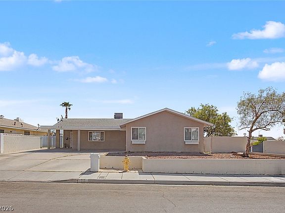 3rd image of 713 Vincent Way