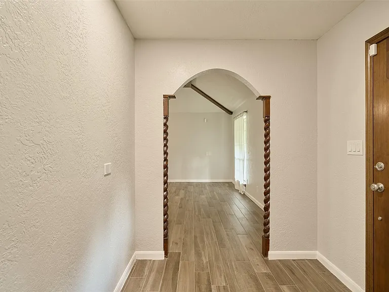 24803 Lori Ln — Photo 6