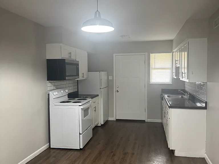 3207 Bailey Ave — Photo 8