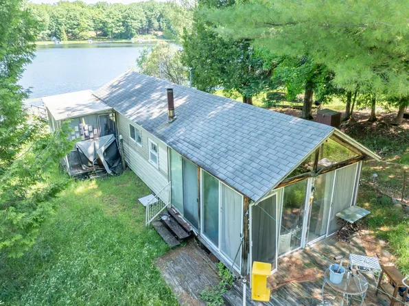 21146 Echo Hollow Dr, Tustin, MI 49688
