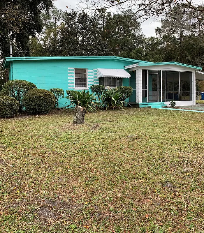 3 bed, 1.0 bath, 888 sqft, $1,225 — Photo 2
