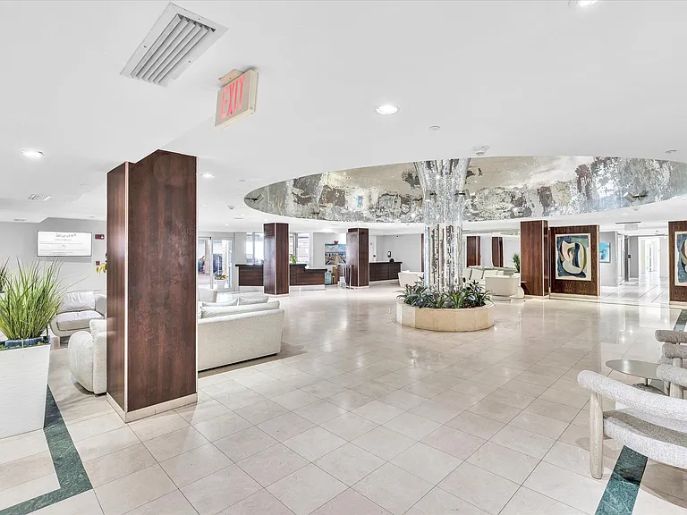 2655 Collins Ave #1710 — Photo 40