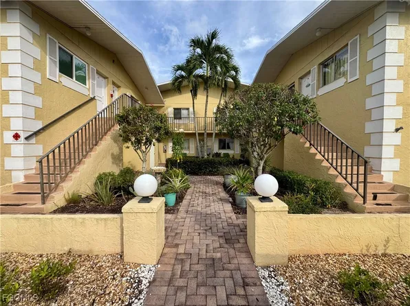 8061 Country Rd Unit 202, Fort Myers, FL 33919