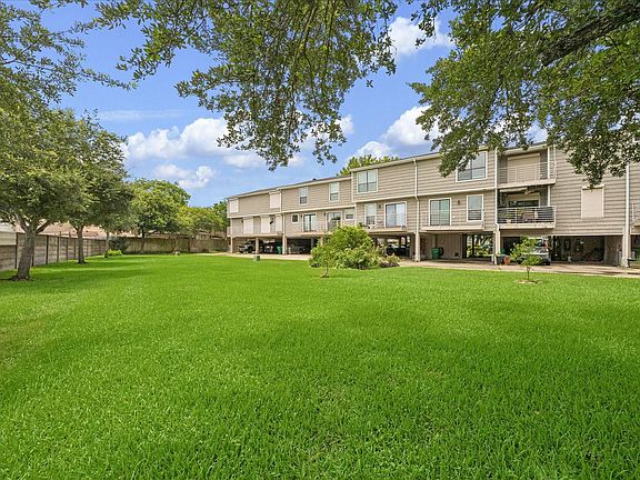 5th image of 30 Lakewood Ln #30