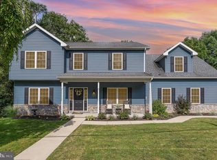 145 Pleasant View Ter, New Cumberland, PA 17070