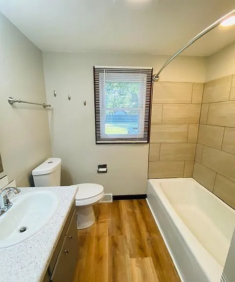 2710 Regina St — Photo 7