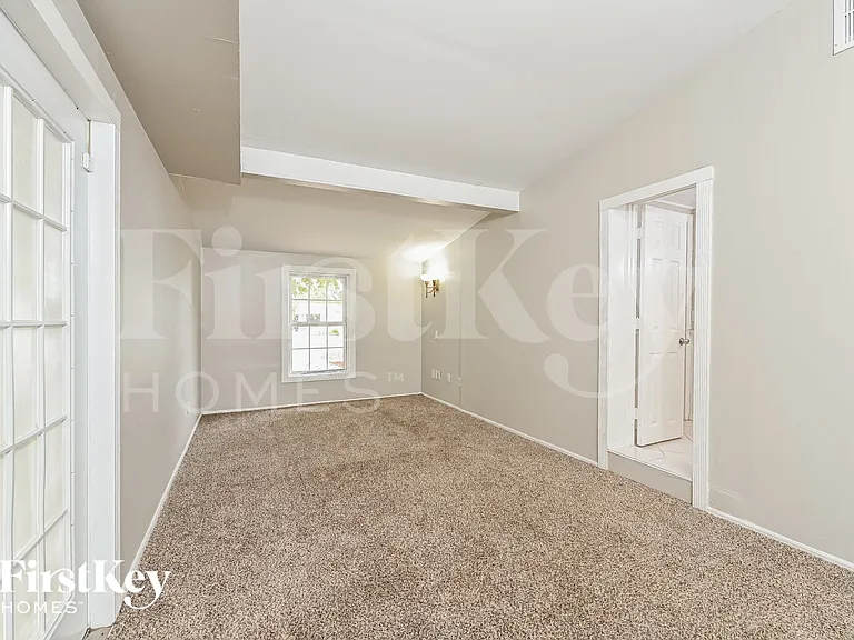 904 Alaska Dr — Photo 7