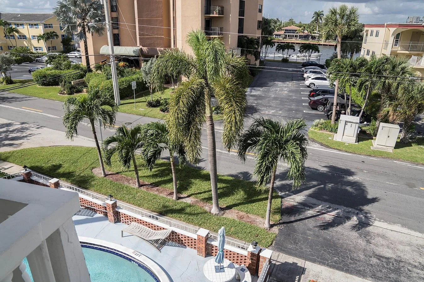 2 bed, 2.0 bath, 840 sqft, $2,300 — Photo 3
