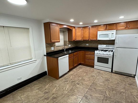 2nd image of 2135 Kenilworth Ave #Basement