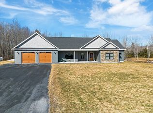25 Curtis Ln, Palmyra, ME 04965