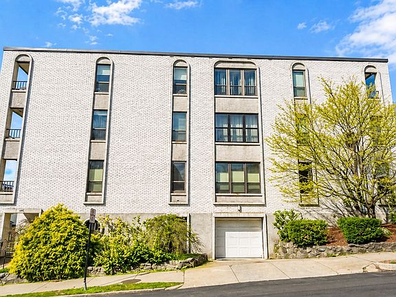 2nd image of 405 Langley Rd APT 2A