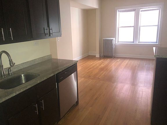4th image of 4250 N Lamon Ave APT 1B