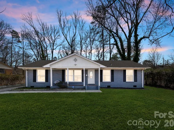 4508 Belle Plaine Dr, Charlotte, NC 28215