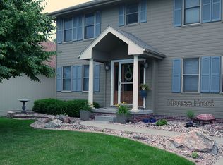 6232 N 104th St, Omaha, NE 68134