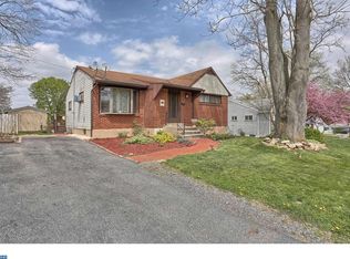 525 Frontier Ave, Reading, PA 19601