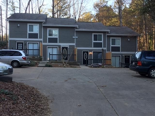 Front of building w/off-street parking