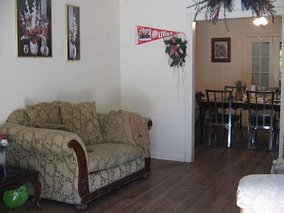 4th image of 1625 East Ave
