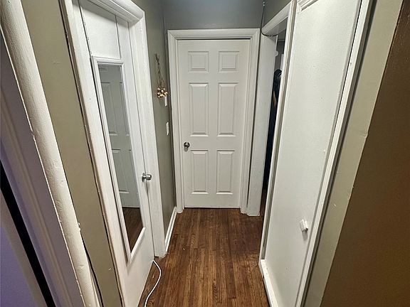 5th image of 3174 N Iroquois Ave