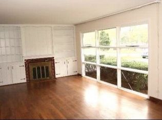 115 W Elm St, Wheaton, IL 60189